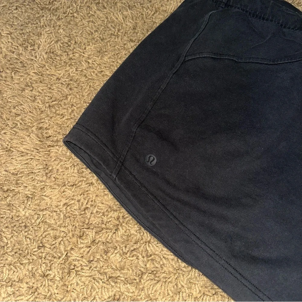 Women’s Lululemon Inner Glow Shorts Size 14 - Picture 5 of 6